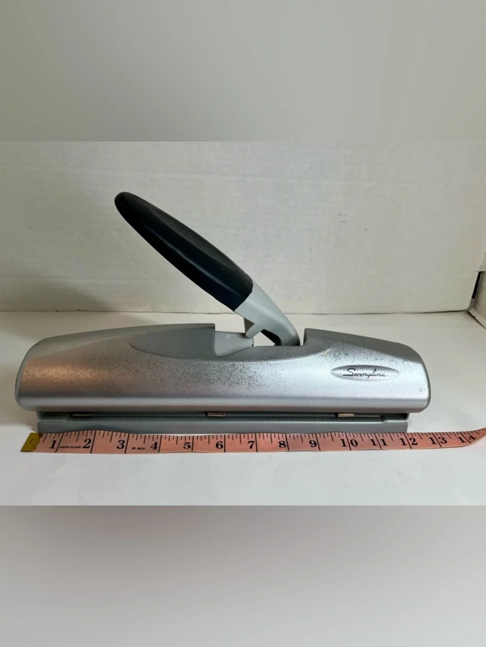 Swingline Silver and Black Heavy-Duty 3-Hole Punch (Mint Condition) (Ergonomic)